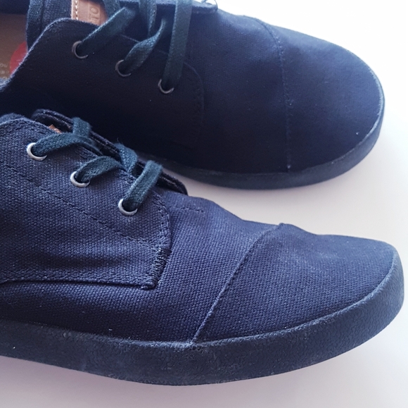 TOMS Black Canvas Lace-Up Sneakers - Picture 6 of 12
